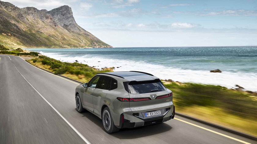 P90646992_highRes_the-new-bmw-x5-and-i