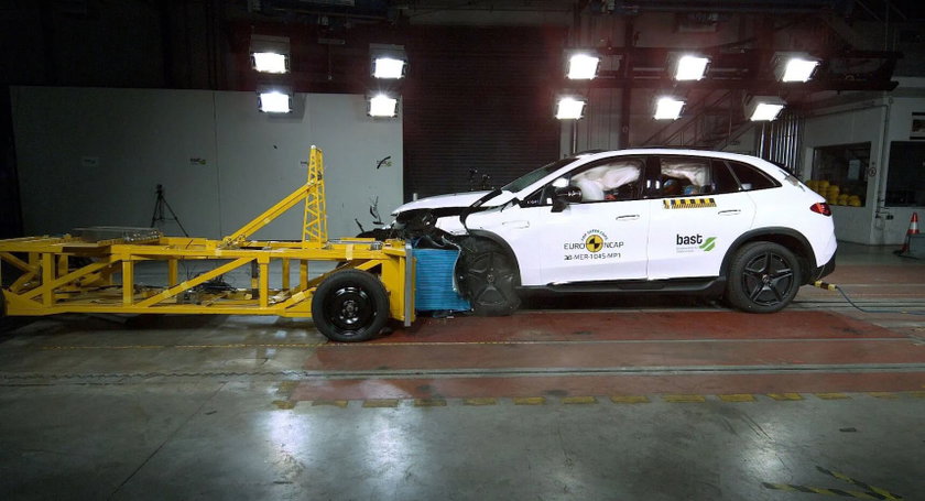 Mercedes-Benz_EQE-SUV_2023_MPDB__01b1710da081b466_xl - copie