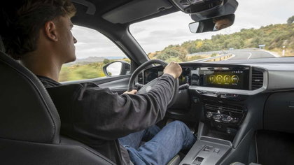 Près d’un Belge sur quatre prend la route des vacances en piquant du nez, selon une étude