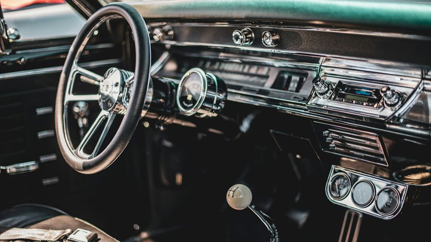 Installer la clim dans une voiture ancienne : « souvent une très mauvaise idée » !