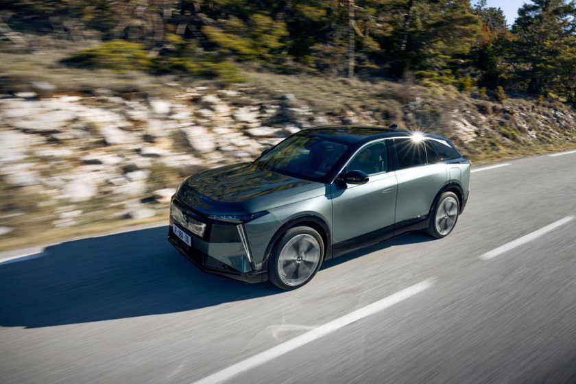 ESSAI – DS N°7 (2026) : le SUV qui fait son grand numéro 