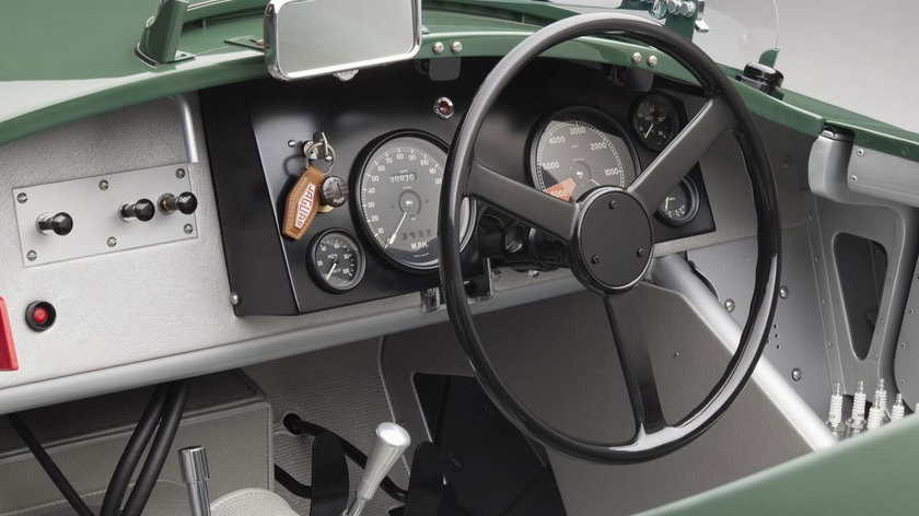 1134_SC_JagCtype_DETAILS_Dash2_v4a