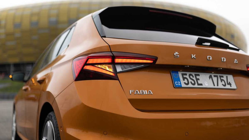 67_skoda_fabia_ml_phoenix_orange