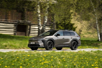 TEST Toyota bZ4X Touring (2026): de elektrische auto tussen break en SUV