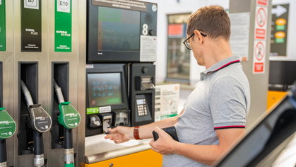 Olieprijs keldert: waarom blijft 3 euro per liter dreigen?