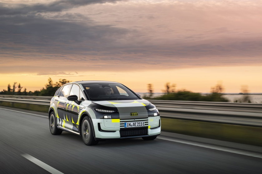 Audi A2 e-tron proto yellow (3) (Nouvelle taille 1)
