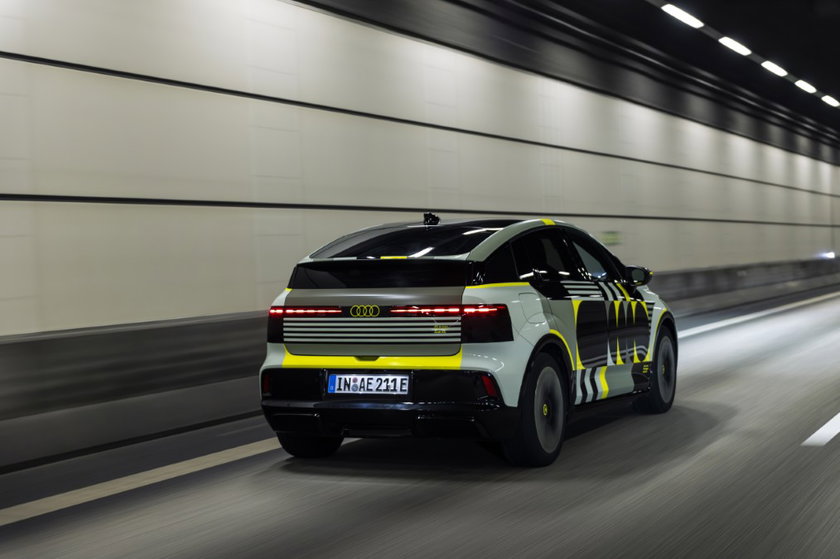 Audi A2 e-tron proto yellow (4) (Nouvelle taille 1)