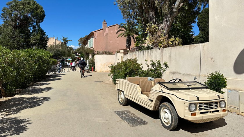 Oldtimer de la semaine : la Citroën Méhari, un vrai produit de saison !