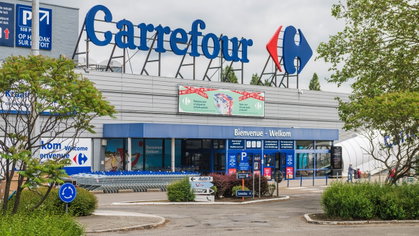 Carrefour verbiedt elektrische auto’s op dakparkings: zijn ze echt het probleem?