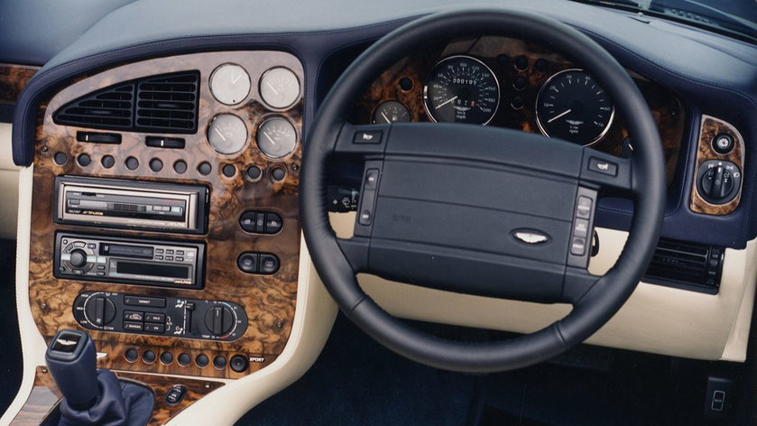 1992-_1999_V8_Vantage_V600_4(1)