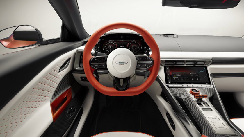 Aston Martin Valenjpg (5) (Nouvelle taille 1)