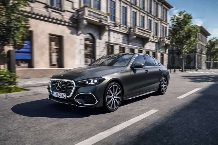Mercedes Classe C thermique : un lifting pour se donner des airs d’électrique