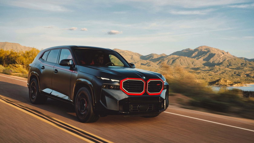 The_BMW_XM_Label_Red_