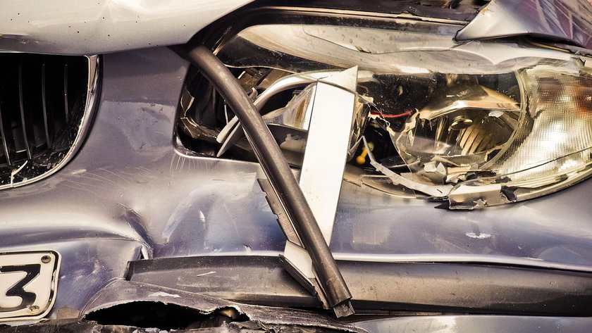 652234-automobile-3734397_1280