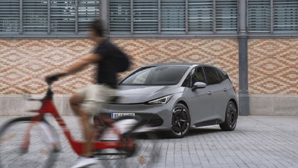 Voitures hybrides : plus dangereuses pour les usagers faibles que l'électrique ?