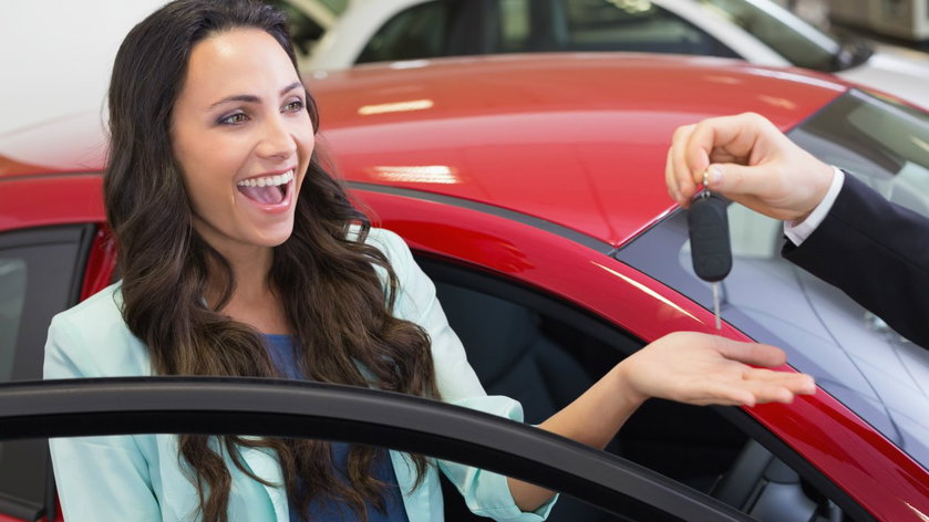 The_Motor_Ombudsman_offers_new_car_buying_tips_to_motorists_with_“73”_plate_around_the_corner