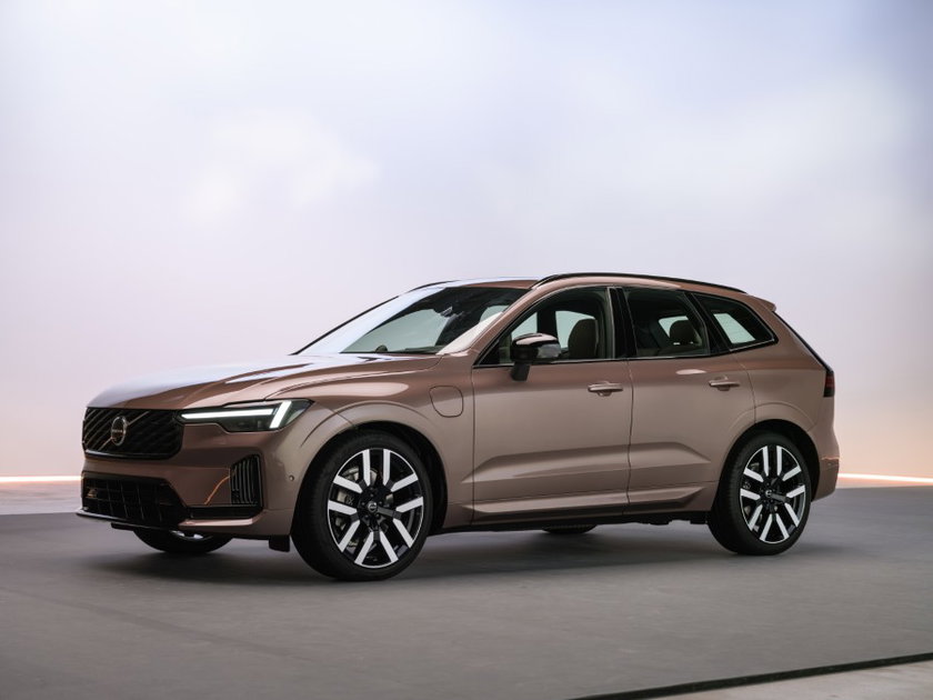 The_New_Volvo_XC60_Studio_Front_34 (Nouvelle taille 1)