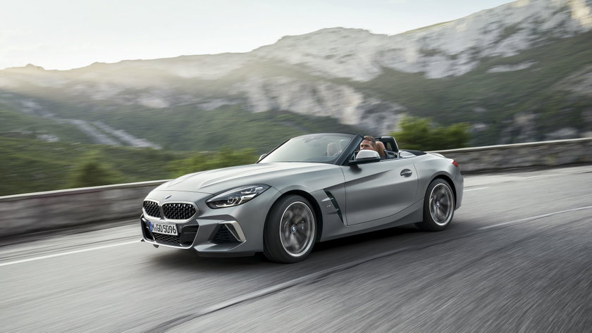 P90318604_highRes_the-new-bmw-z4-roads