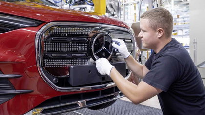 Ook Mercedes dreigt nu met fabriekssluitingen
