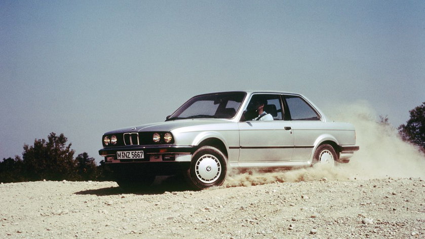 P90200624_highRes_bmw-325ix-e30-10-201(1)