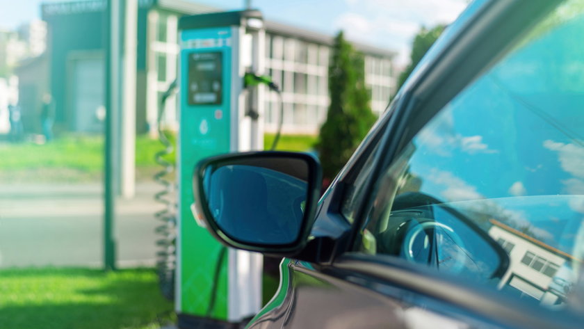 17713