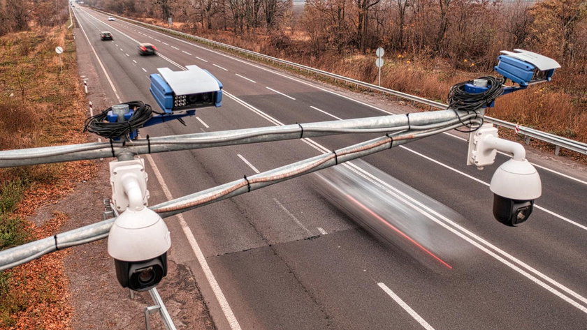 Camera tegen gsm-gebruik in 2028, rechter na acht overtredingen: teugels worden strakker voor Belgische bestuurders