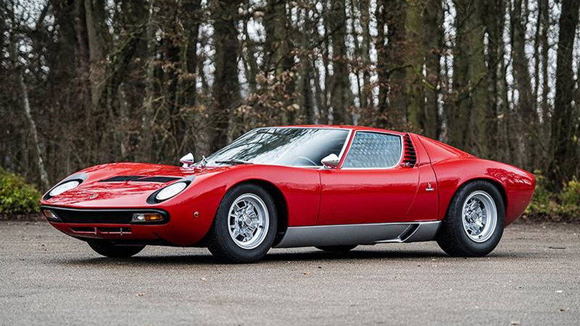 La Miura est-elle vraiment la première supercar ? Ces 5 voitures lui disputent le titre !