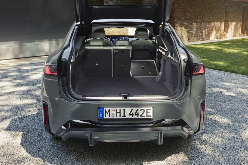 BMW iX4 - 2027 - Gocar (3)