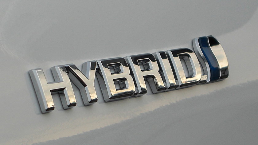 Toyota_Auris_Hybrid_Logo_20100923