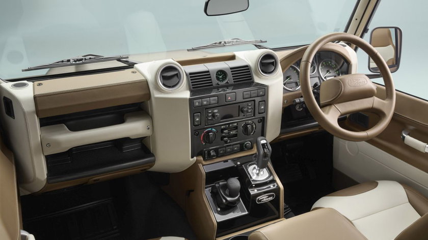 1326_SC_HP_LRCLASSIC_V8_SOFTTOP_HERO_06_Dash_v3a-1-scaled