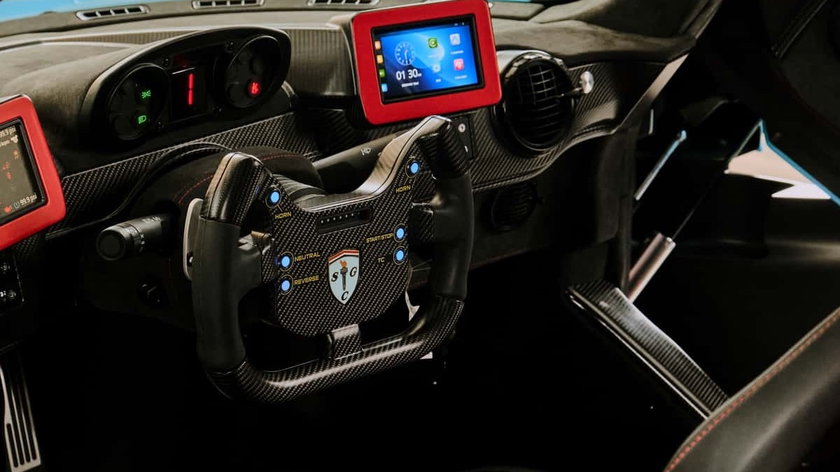 Glickenhaus-007s-interieur