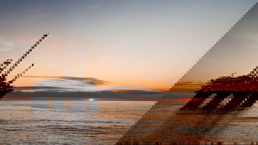 vue-panoramique-de-la-mer-contre-le-ciel-au-coucher-du-soleil