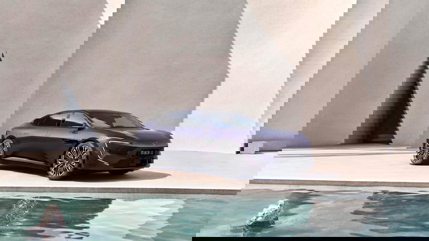 avatr-and-pool-3 - copie