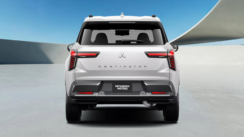 mitsubishi-destinator-full-rear-view-440958