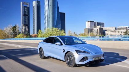 Waarom dynamisch rijden met een elektrische auto de levensduur van de batterij verlengt