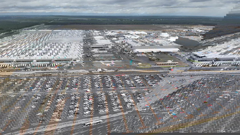 1440px-Tesla_Gigafactory_4_DJI_20230728123435