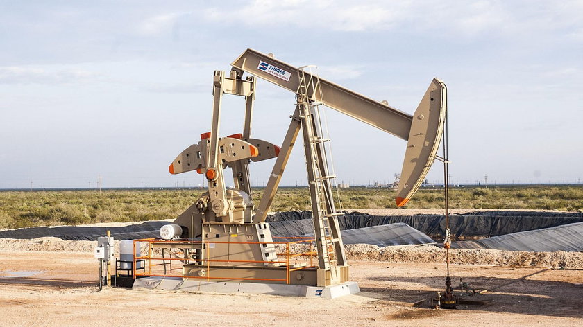 oilfield-643836_1280
