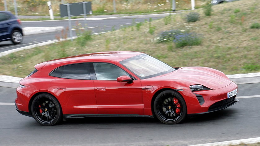 Porsche-taycan-gocar