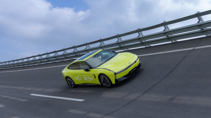 xpeng-p7-record-endurance-24h-4