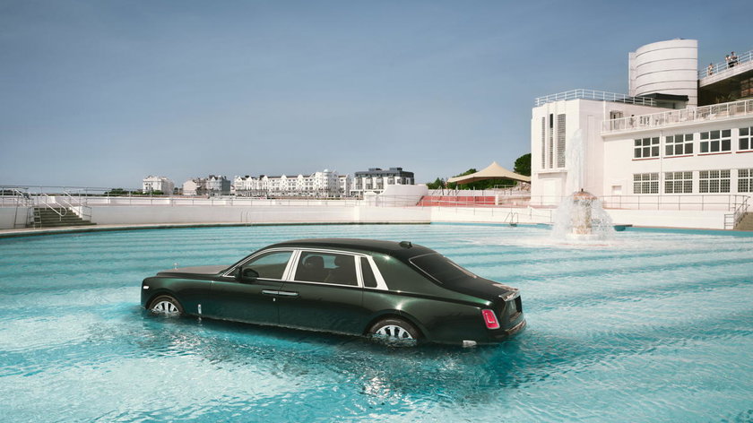 P90614906_highRes_rolls-royce-phantom-