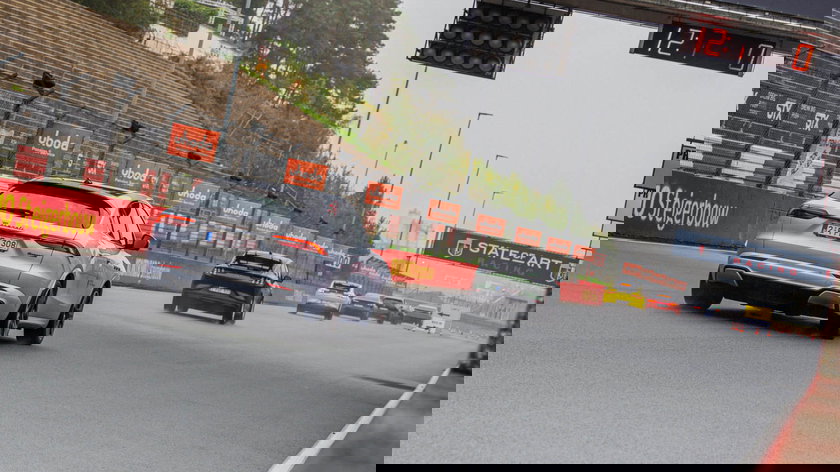 DreamcarsOnTrack_BySenneLories-2-1600x2000-1