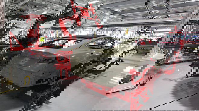 Tesla-factory-Steve-Jurvetson-CC-BY-2.0