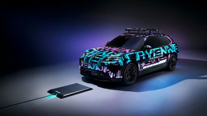 IAA München 2025 - Deze elektrische Porsche Cayenne laadt als een smartphone