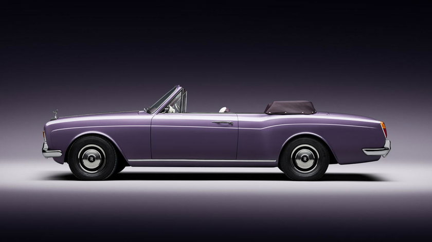 halcyon-rolls-royce-corniche-side-static