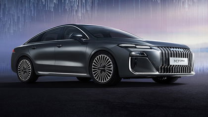 Cette berline chinoise hybride annonce plus de 2.000 km d’autonomie pour 12.000 euros !