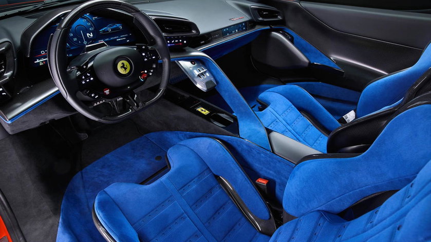 849_Testarossa_media_int_01