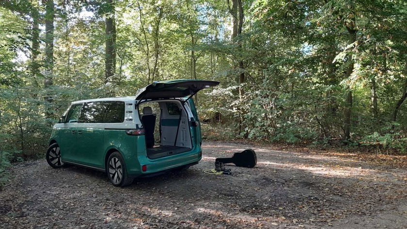 VW-IDBUZZLWB-bos-gocar