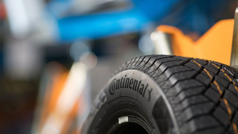 Continental lance les pneus à l'huile de friture : pour mieux drifter ?