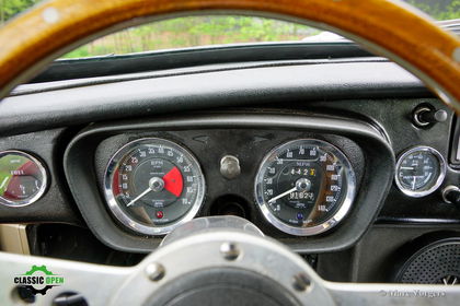 MG MGB MGB GT V8