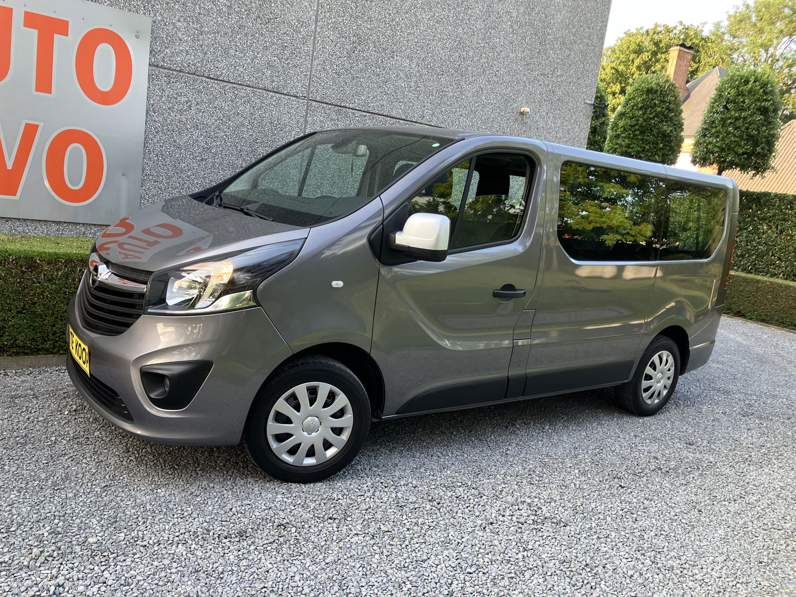 Opel VIVARO TOUR